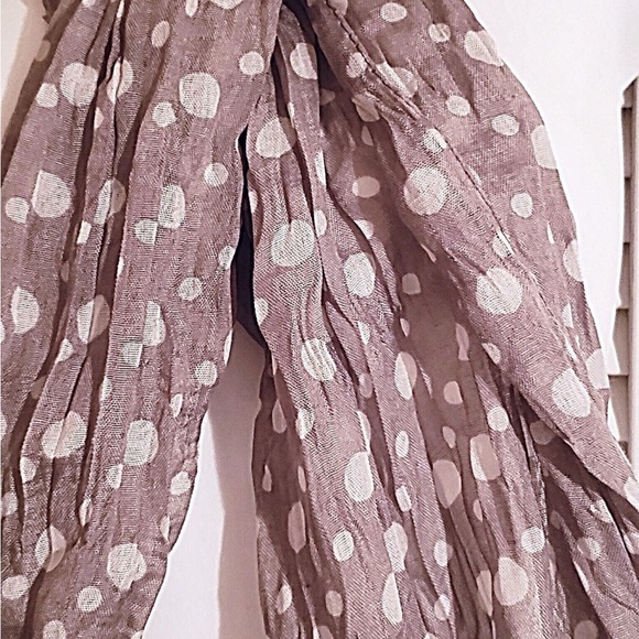 4-Silk Scarfs/In very good condition ! Any questions just ask! - Picture 7 of 7